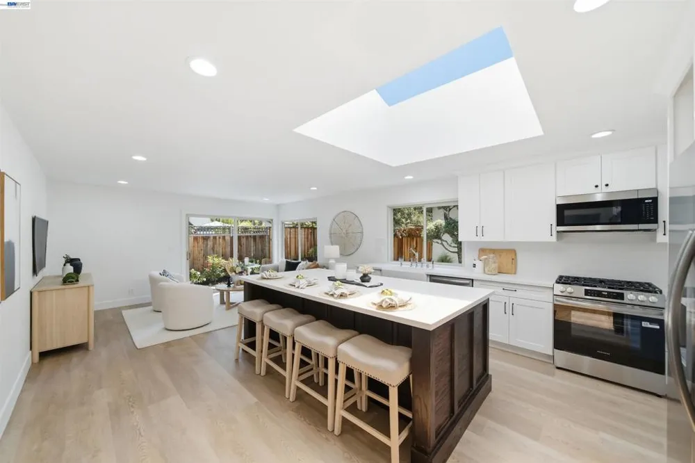 7516 Olive Dr Pleasanton, CA 94588