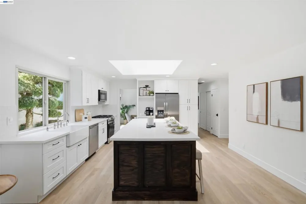 7516 Olive Dr Pleasanton, CA 94588
