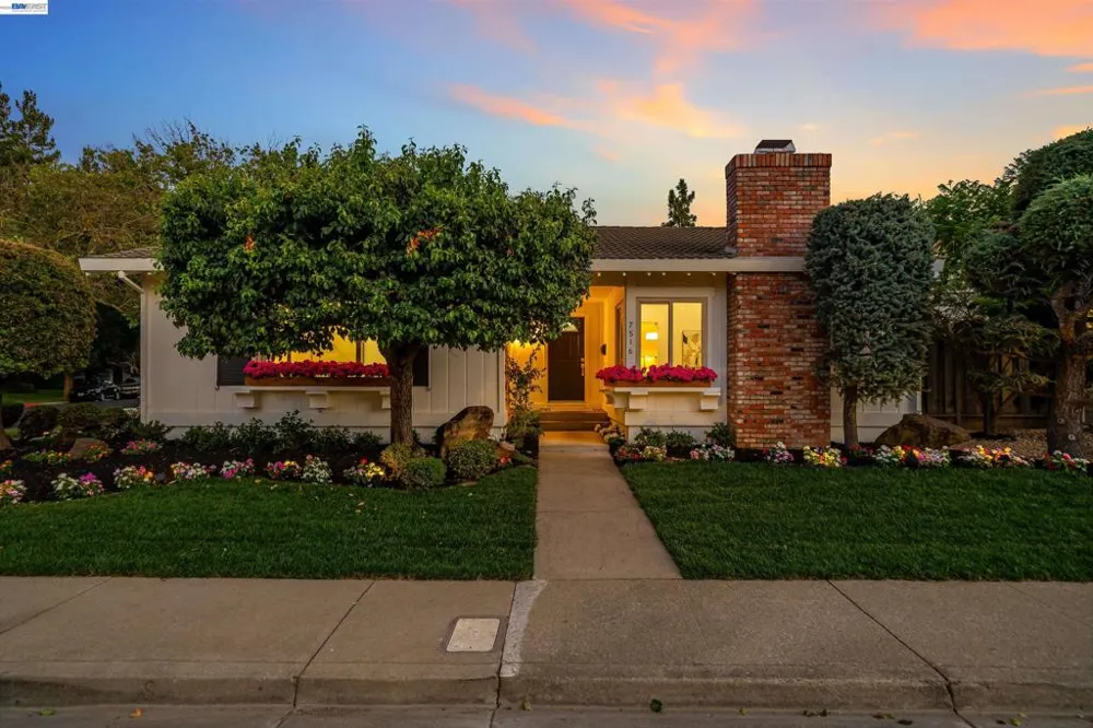 7516 Olive Dr Pleasanton, CA 94588