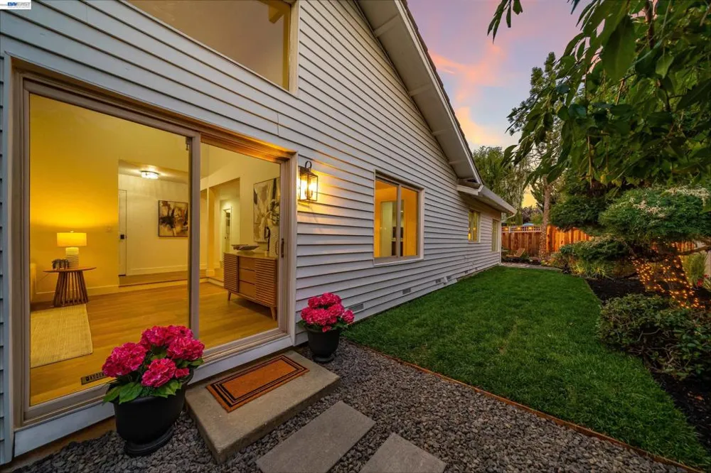 7516 Olive Dr Pleasanton, CA 94588