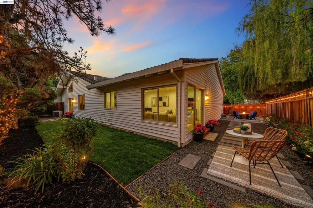 7516 Olive Dr Pleasanton, CA 94588