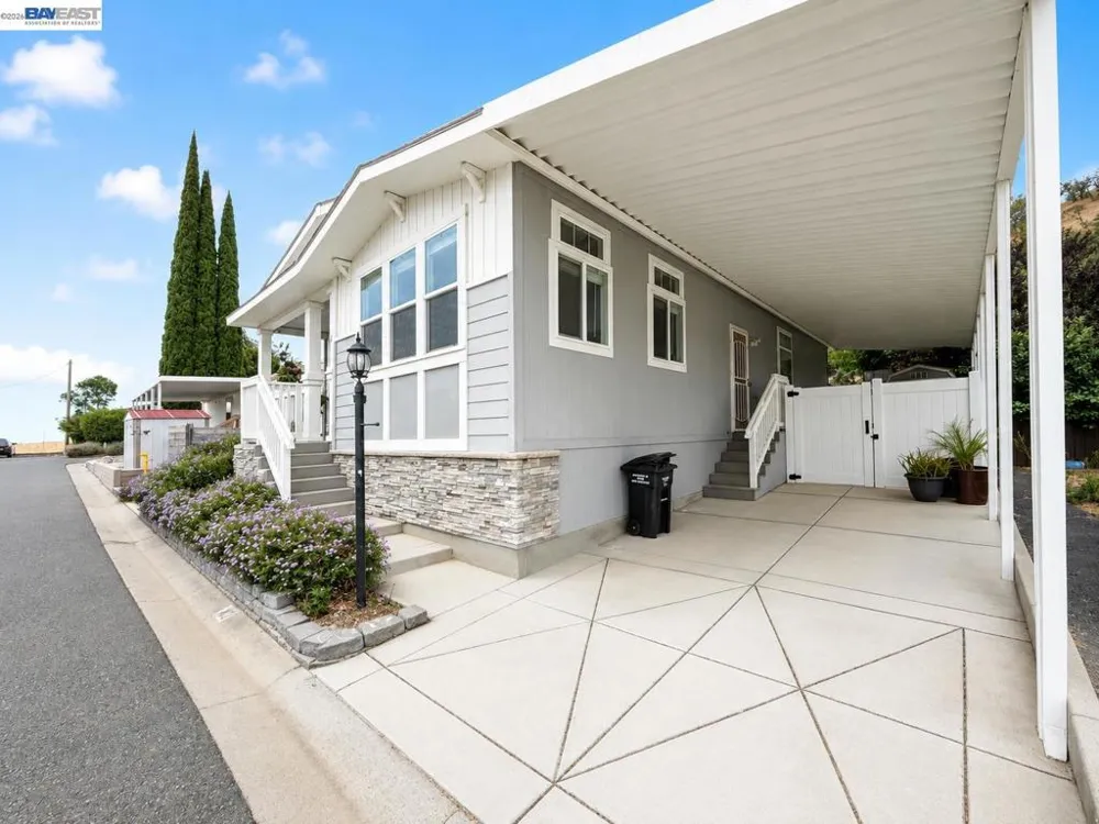 16711 Marsh Creek Rd Clayton, CA 94517