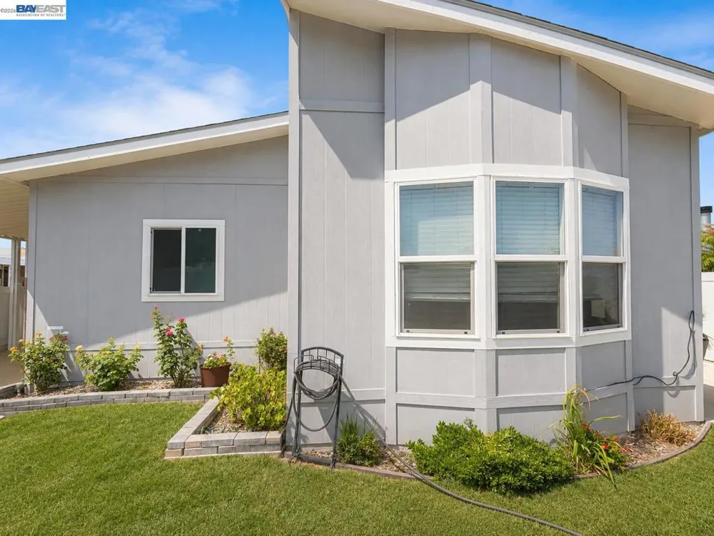 16711 Marsh Creek Rd Clayton, CA 94517
