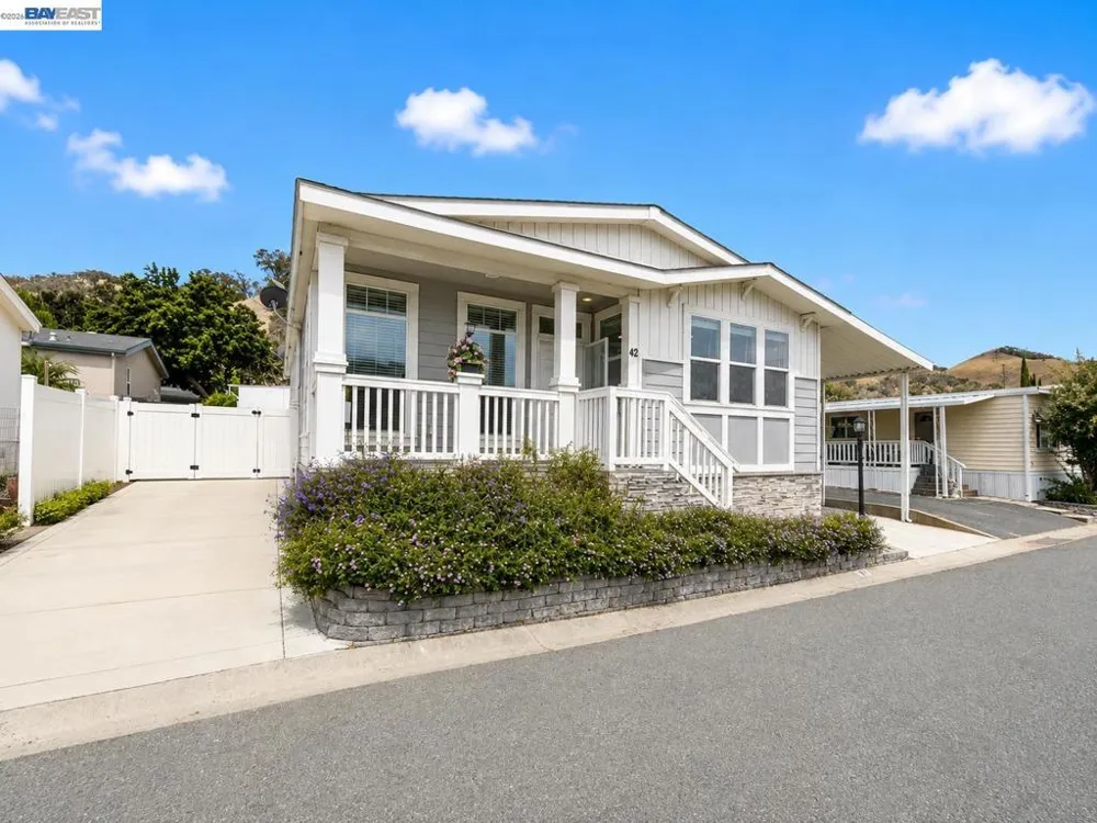16711 Marsh Creek Rd Clayton, CA 94517