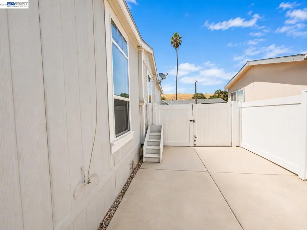 16711 Marsh Creek Rd Clayton, CA 94517