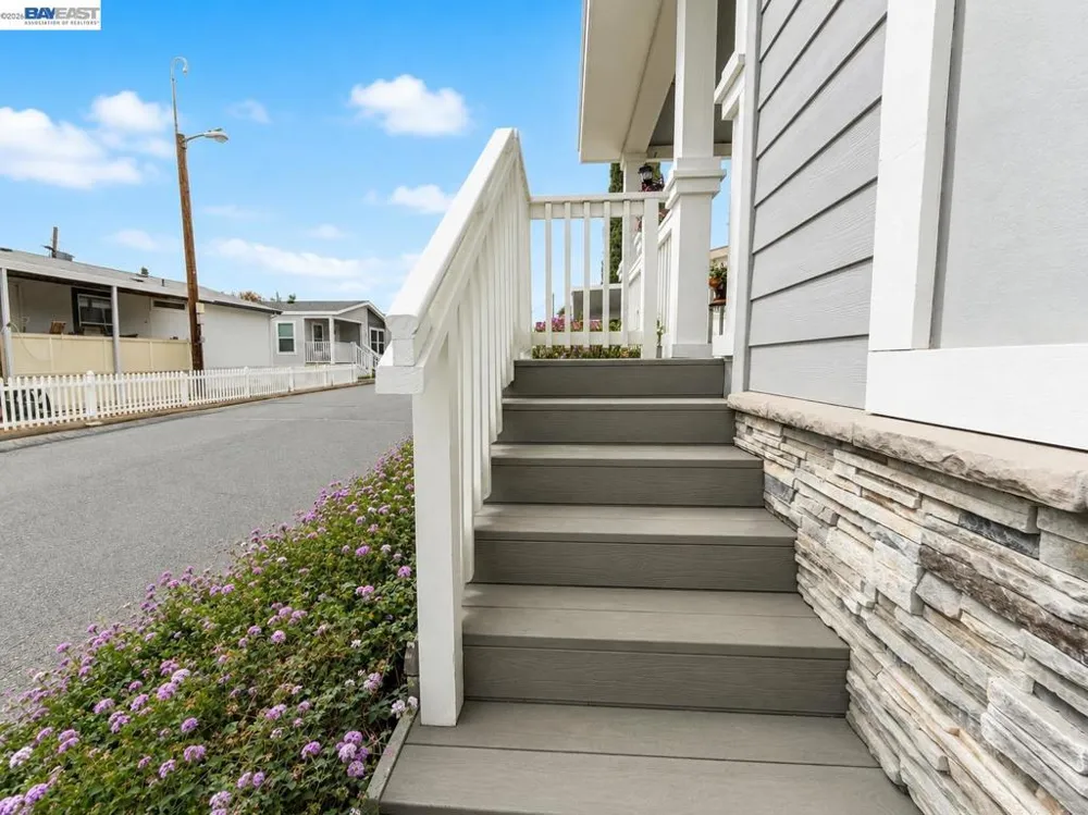 16711 Marsh Creek Rd Clayton, CA 94517
