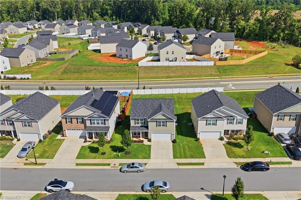 5143 Nokota Place Greensboro, NC 27405
