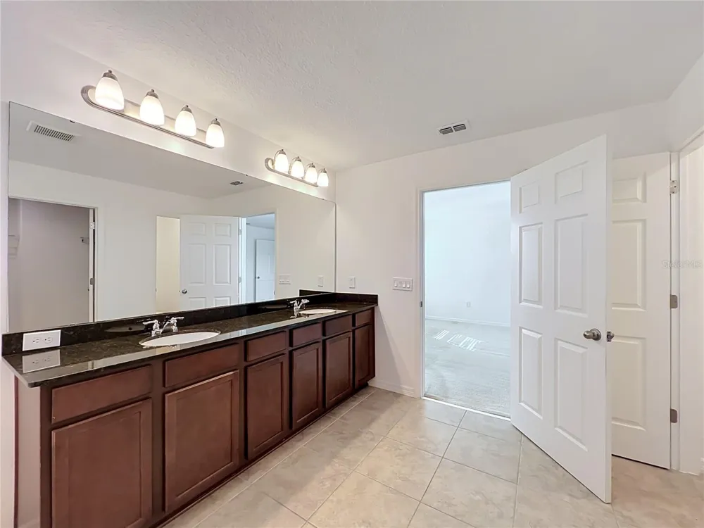 2471 SKY STONE COURT Oakland, FL 34787