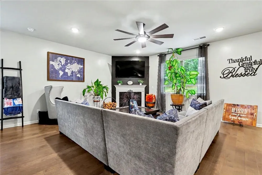 8033 Louis Drive Locust Grove, GA 30248