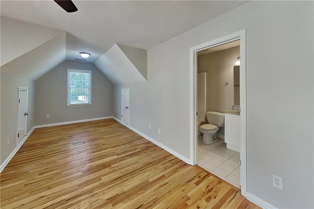 1037 Ashfern Walk Woodstock, GA 30189