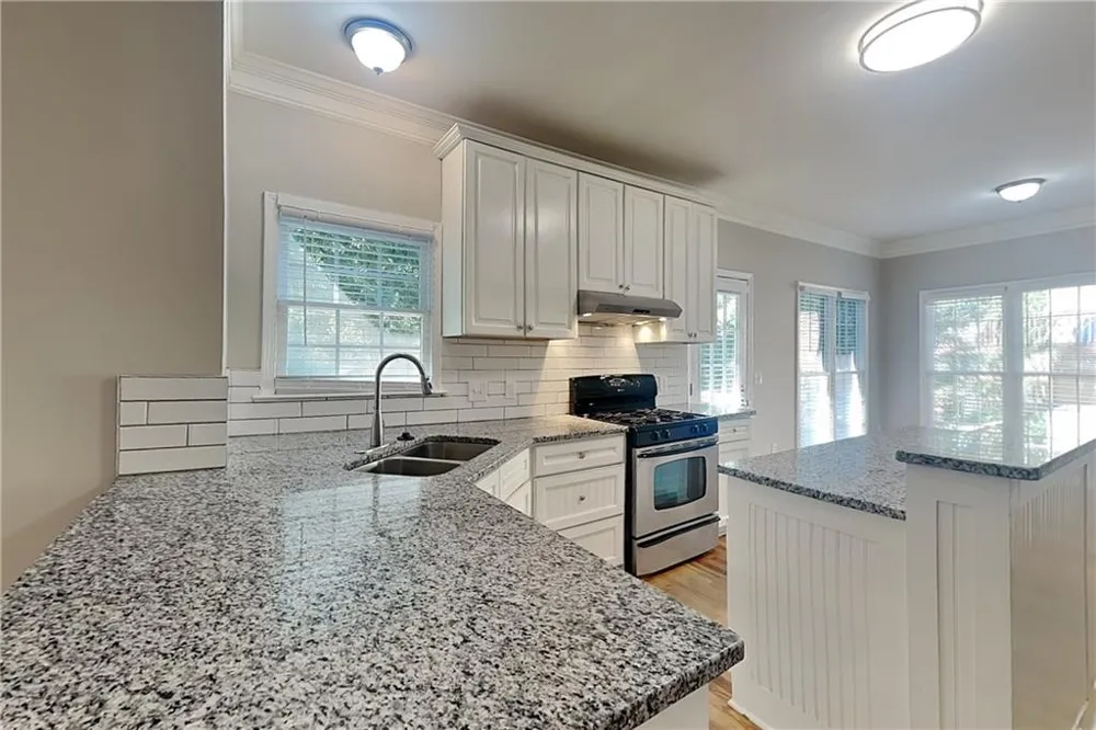 1037 Ashfern Walk Woodstock, GA 30189