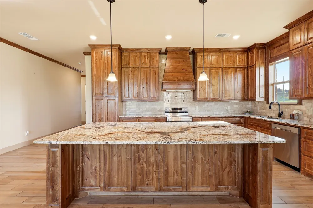 265 Delatorre Street Trenton, TX 75490