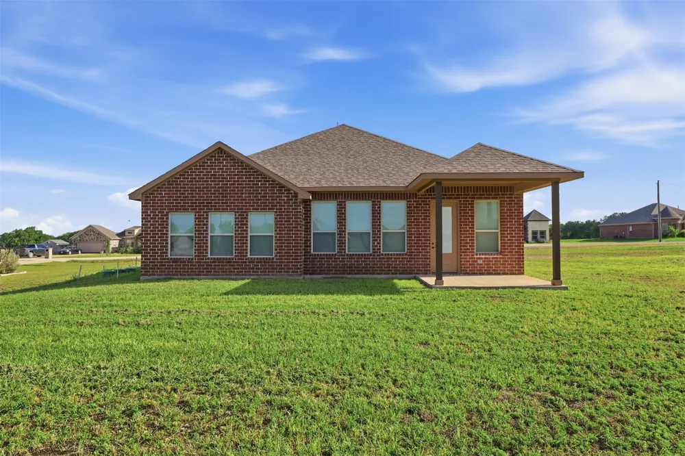 265 Delatorre Street Trenton, TX 75490