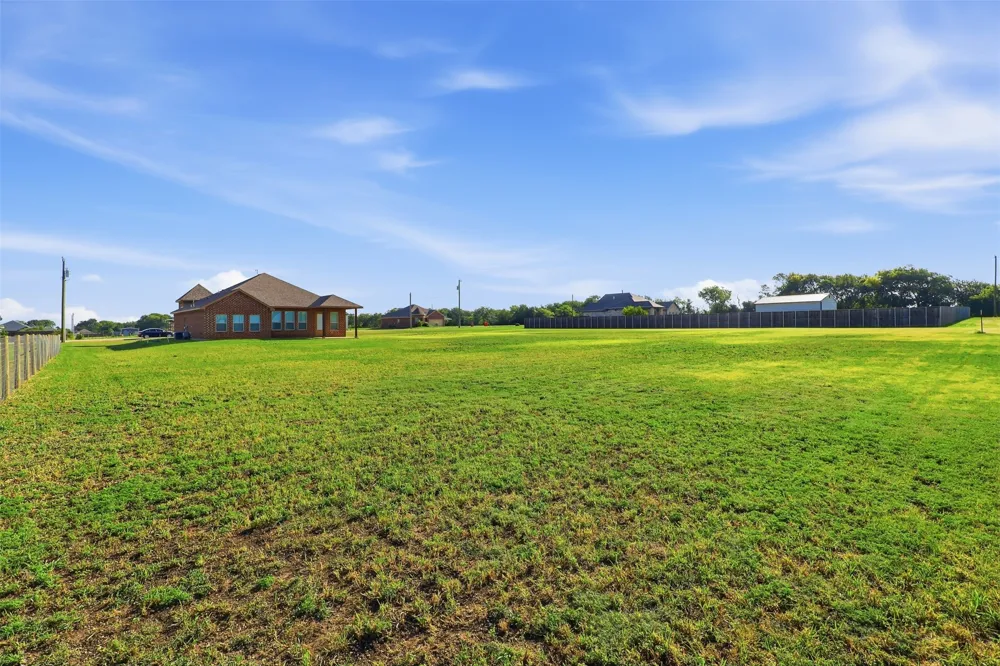 265 Delatorre Street Trenton, TX 75490