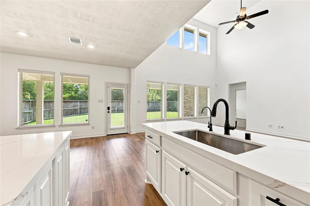 5827 Amherst Farms Lane Fulshear, TX 77441