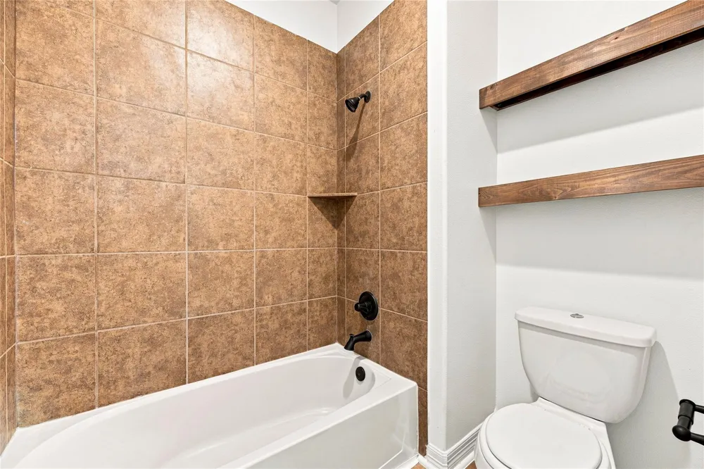 5827 Amherst Farms Lane Fulshear, TX 77441