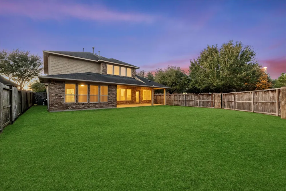 5827 Amherst Farms Lane Fulshear, TX 77441