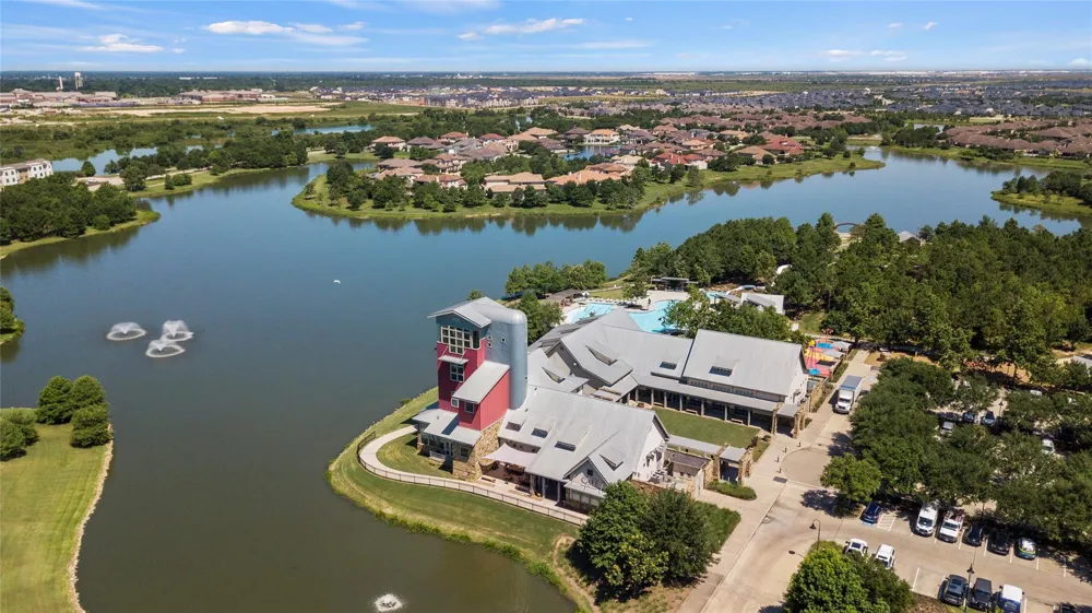 5827 Amherst Farms Lane Fulshear, TX 77441