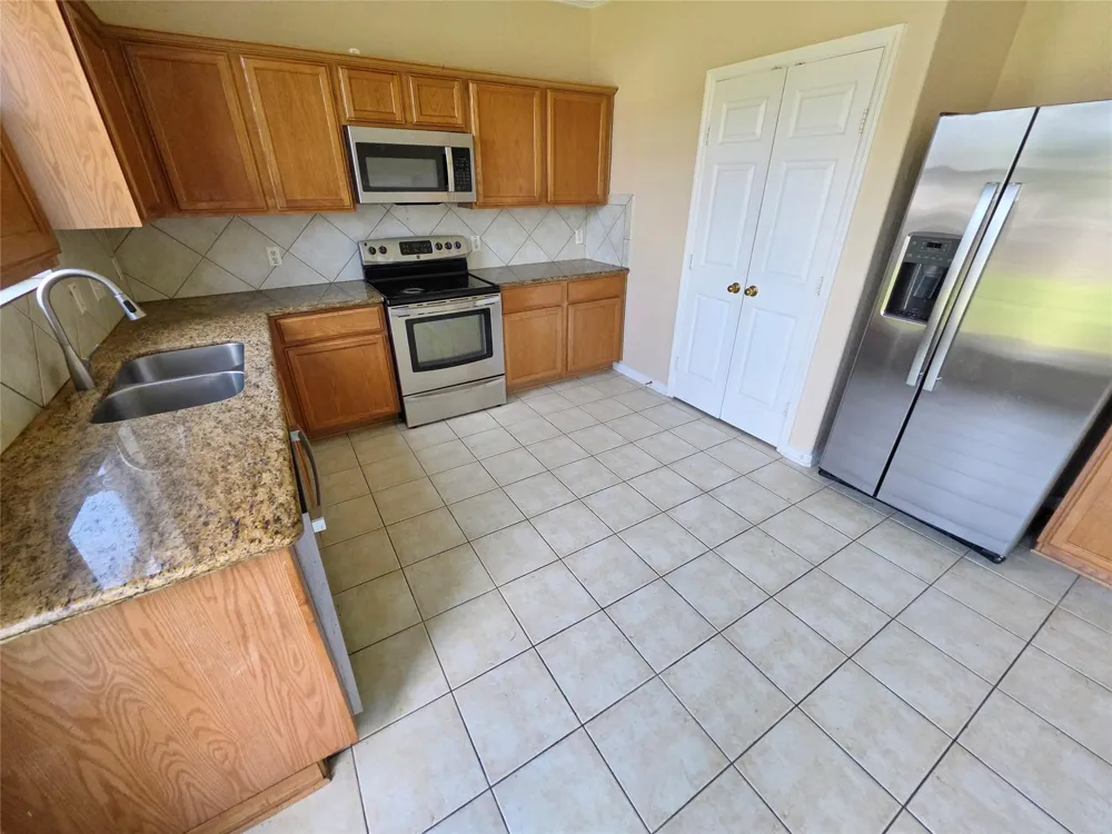 9711 Sugarblossom Lane Sugar Land, TX 77498