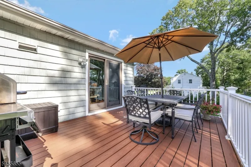 18 Starlight Rd Jefferson, NJ 07438
