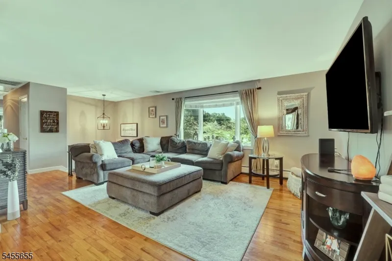 18 Starlight Rd Jefferson, NJ 07438