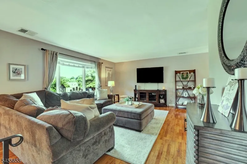 18 Starlight Rd Jefferson, NJ 07438
