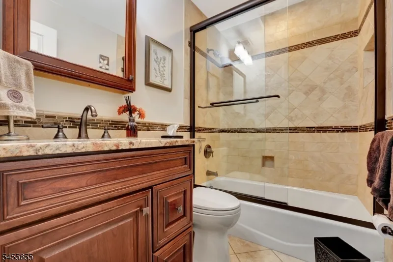 18 Starlight Rd Jefferson, NJ 07438