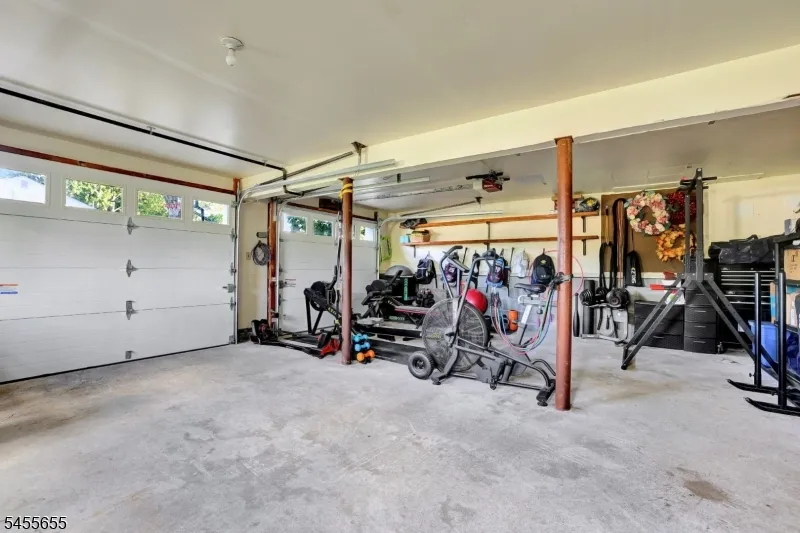 18 Starlight Rd Jefferson, NJ 07438