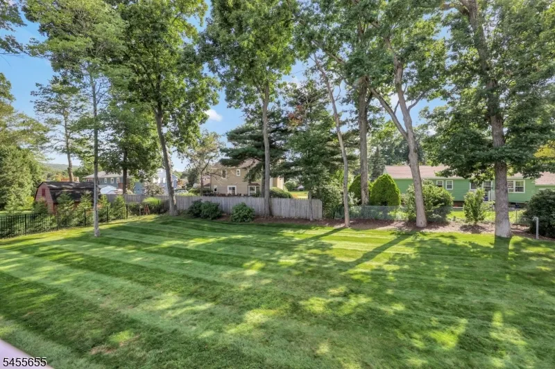 18 Starlight Rd Jefferson, NJ 07438