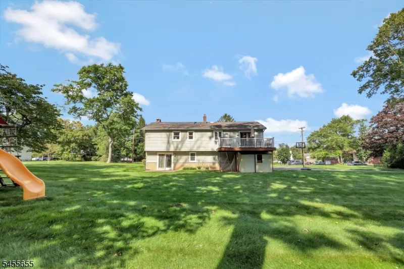18 Starlight Rd Jefferson, NJ 07438