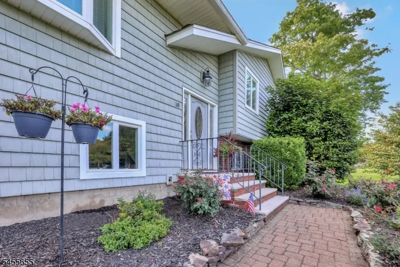 18 Starlight Rd Jefferson, NJ 07438
