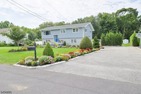 17 Corwin St