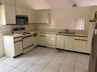 9332 Laurel Green Drive Boynton Beach, FL 33437