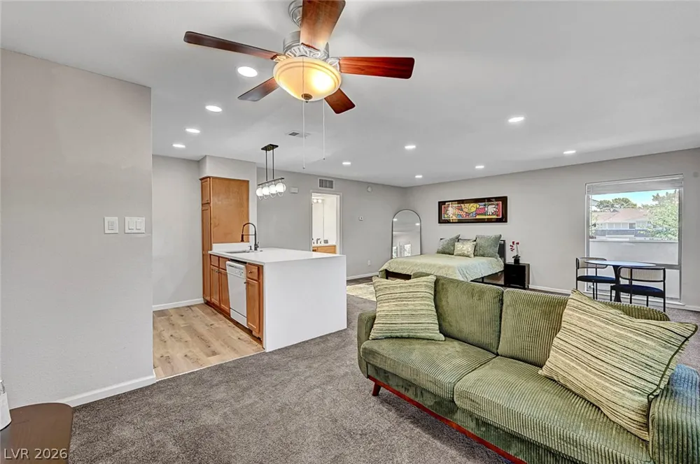 730 Oakmont Avenue #904 Las Vegas, NV 89109