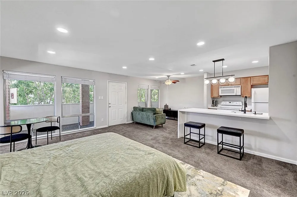 730 Oakmont Avenue #904 Las Vegas, NV 89109