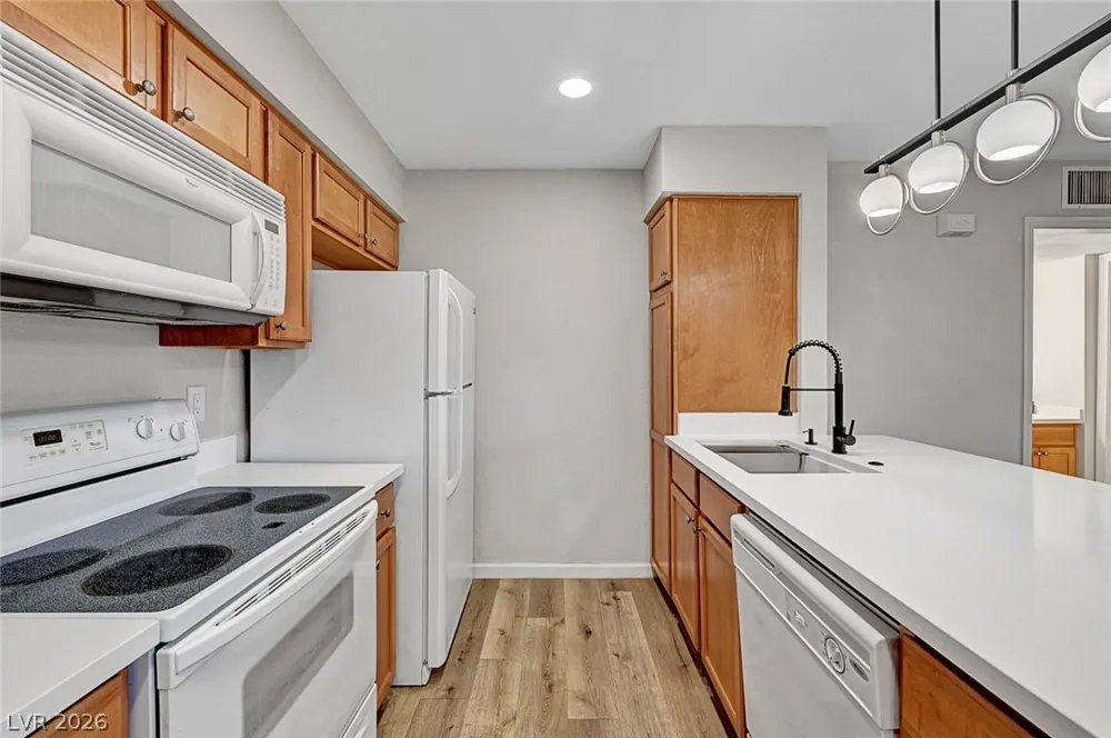 730 Oakmont Avenue #904 Las Vegas, NV 89109