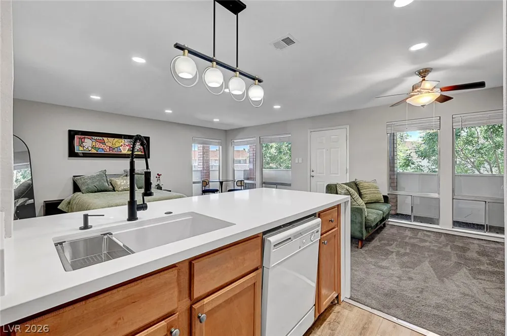 730 Oakmont Avenue #904 Las Vegas, NV 89109