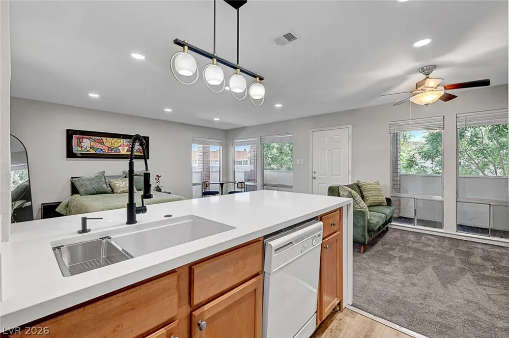 730 Oakmont Avenue #904 Las Vegas, NV 89109