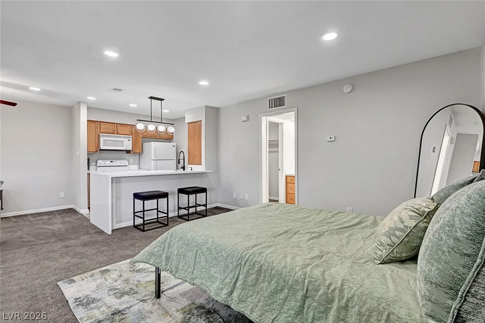 730 Oakmont Avenue #904 Las Vegas, NV 89109