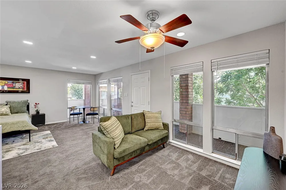 730 Oakmont Avenue #904 Las Vegas, NV 89109