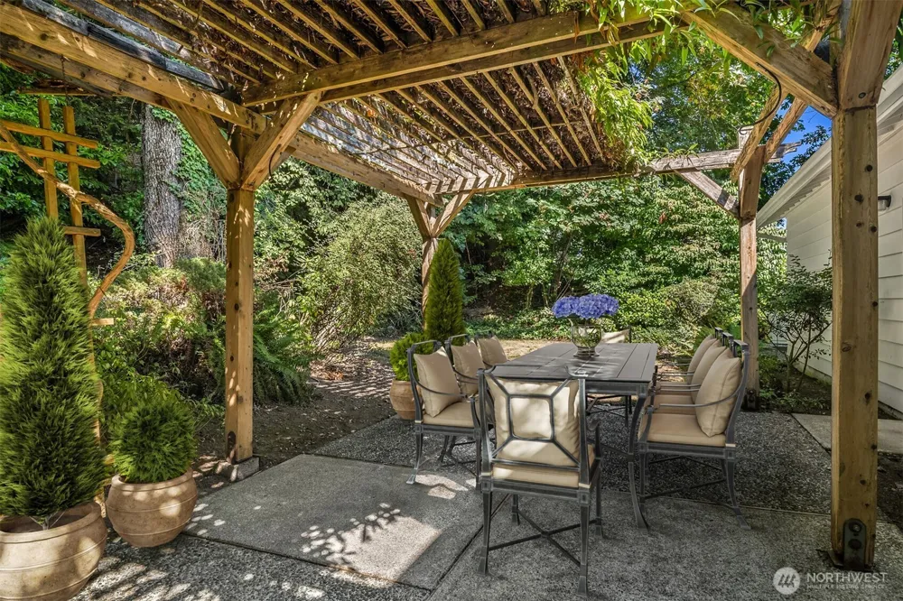7921 E Mercer Way Mercer Island, WA 98040