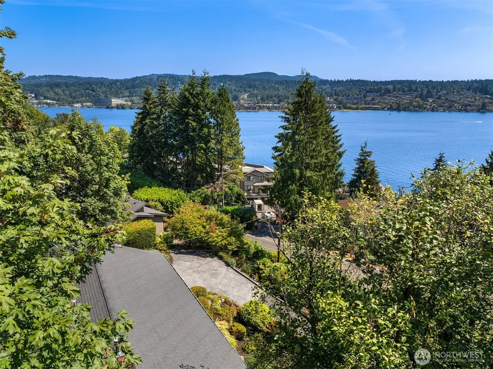 7921 E Mercer Way Mercer Island, WA 98040
