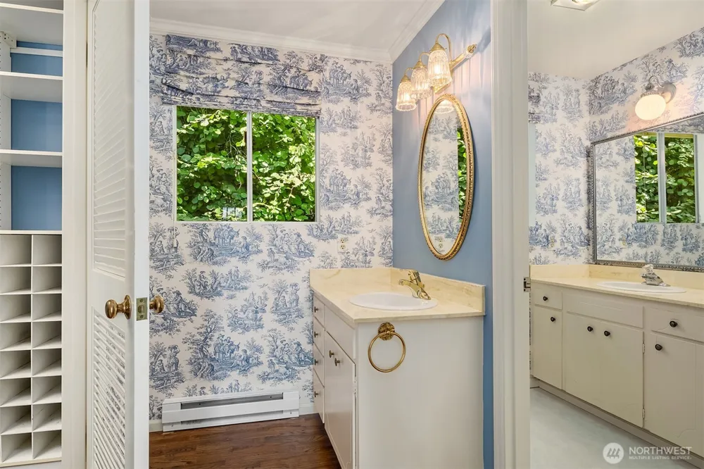7921 E Mercer Way Mercer Island, WA 98040