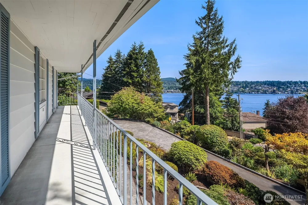 7921 E Mercer Way Mercer Island, WA 98040