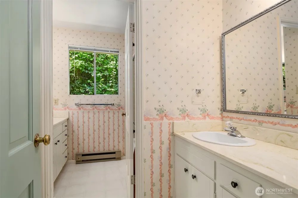 7921 E Mercer Way Mercer Island, WA 98040