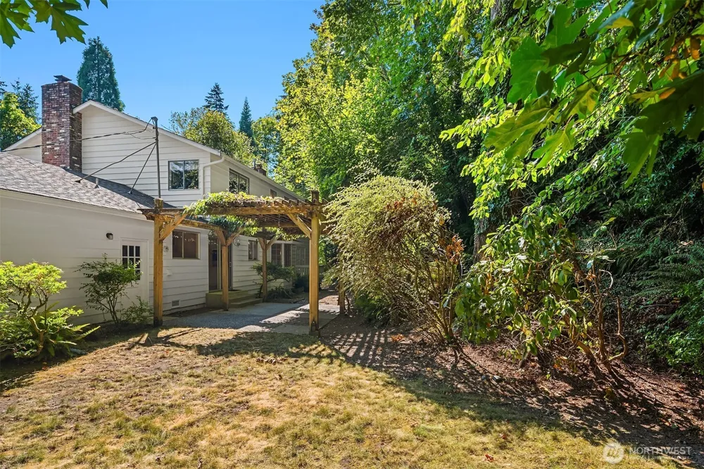 7921 E Mercer Way Mercer Island, WA 98040