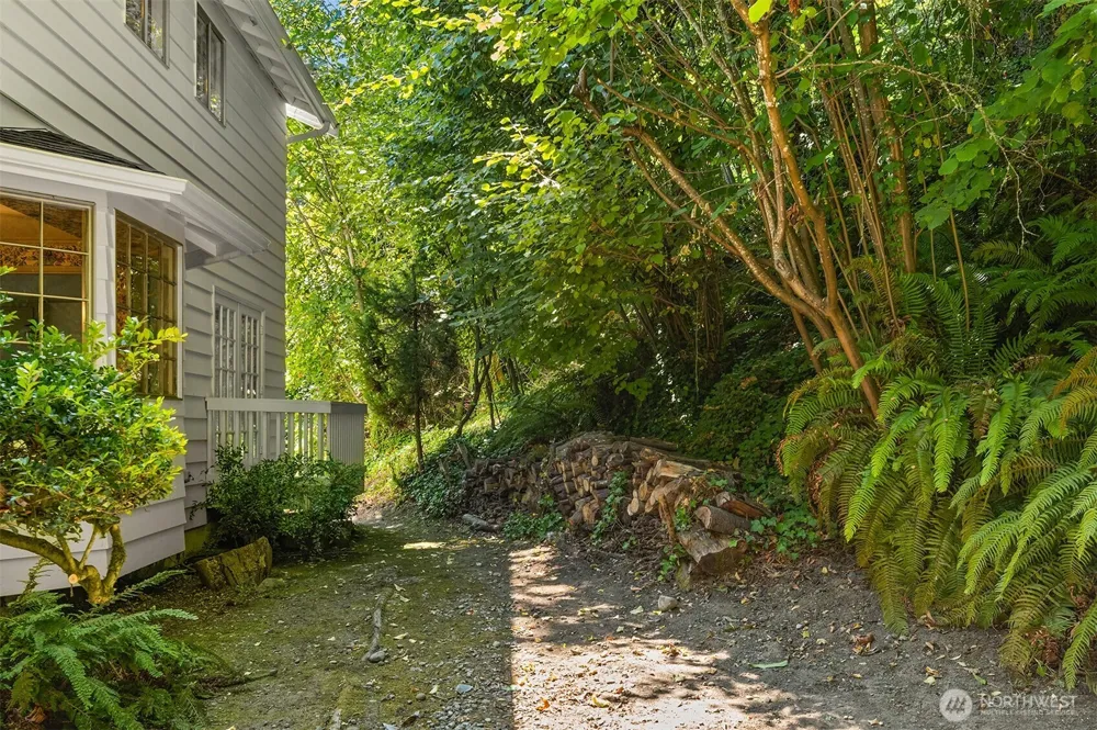 7921 E Mercer Way Mercer Island, WA 98040