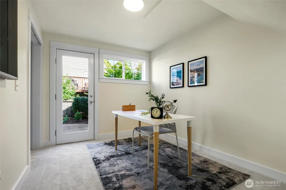 8846 Midvale Avenue #B Seattle, WA 98103