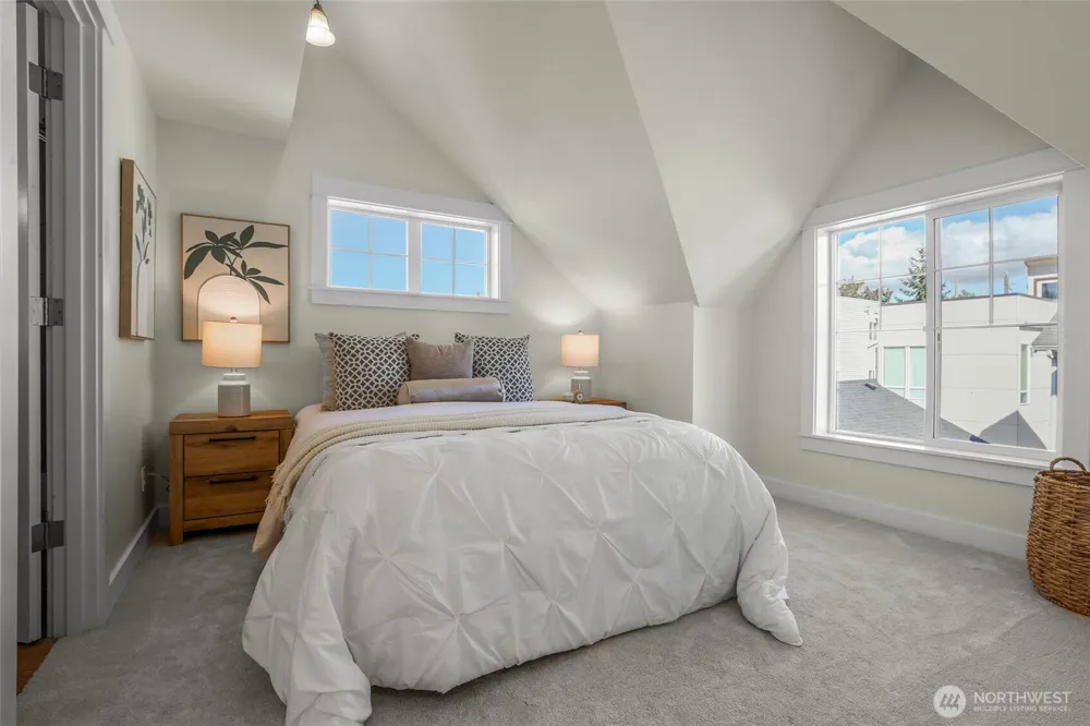 8846 Midvale Avenue #B Seattle, WA 98103