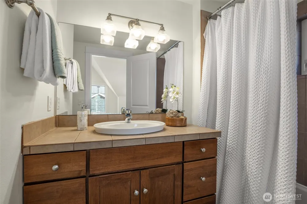 8846 Midvale Avenue #B Seattle, WA 98103